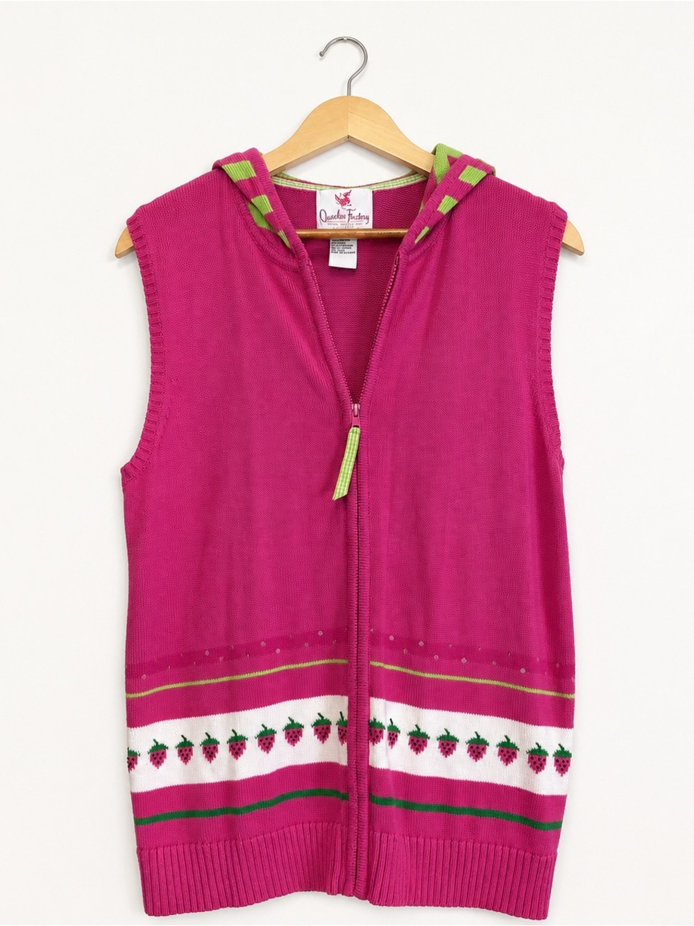 Quacker Factory Pink Strawberry Zip-Up Hooded Sweater Vest Knit Size Large Fall